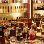 Oud (agarwood) - Gents fokuserer