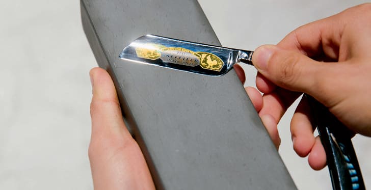 slipning av rakkniv